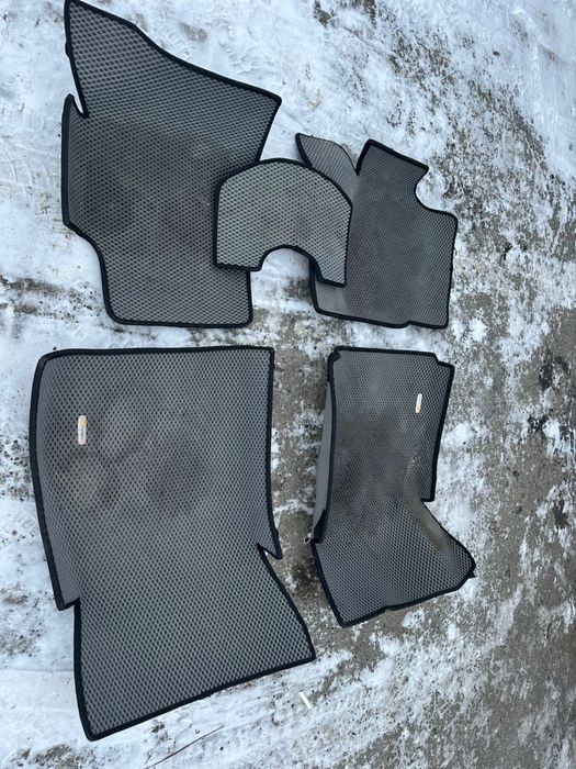 Продам Коврики на Кобальт