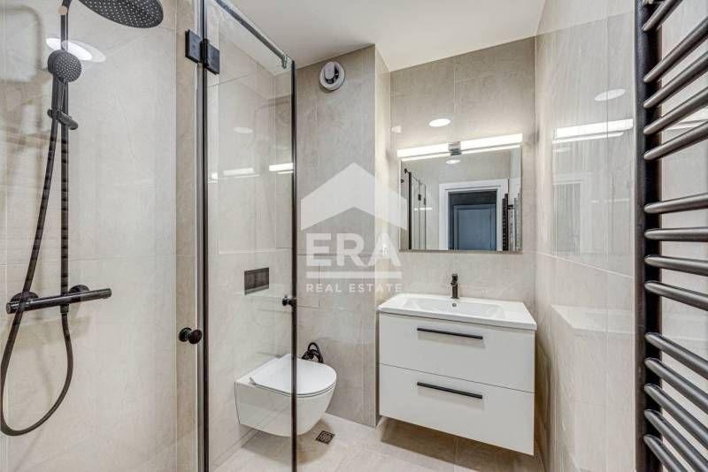 Южен двустаен апартамент завършен "до ключ" в луксозна резиденция с АК