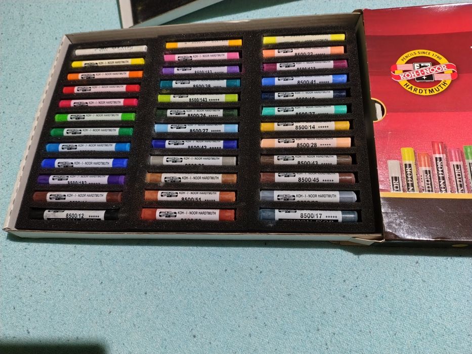 Pasteluri moi pentru artisti