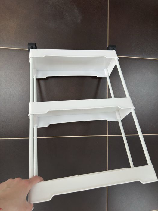 Etajera  din plastic