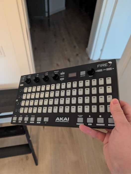Akai Professional Fire  - FL Studio (Midi Controller)