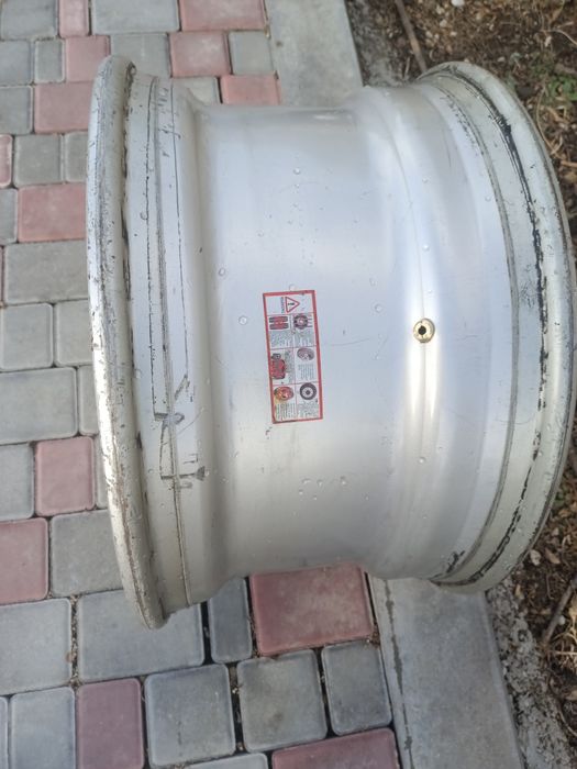 Диск на грузовой прицеп