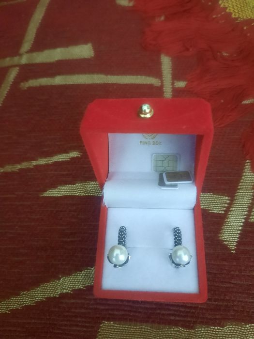 Kumush zirak 925 probably 200 ming so'm.                             Ū