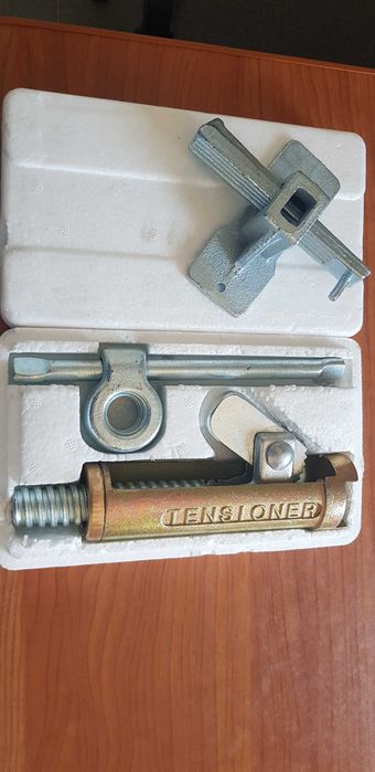 Blocatori, fluturi, morsete, broscute, cleme pentru cofraje