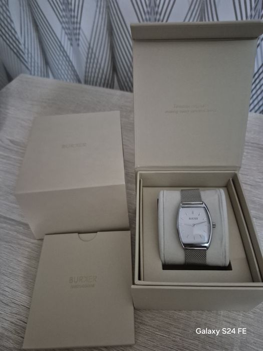 Новые женские часы