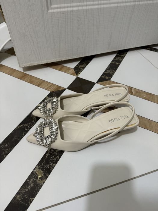 Танкетка цвета Беж