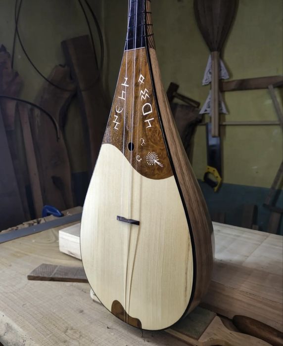 Домбыра сатылады