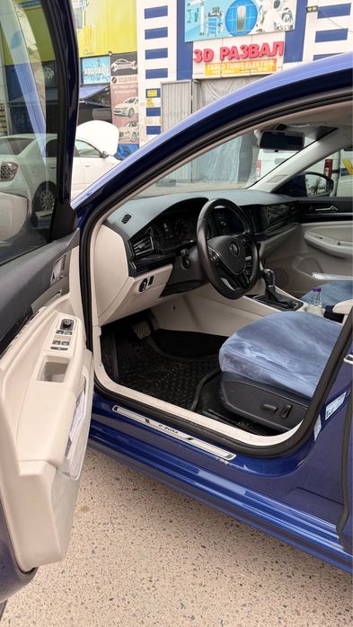 •Volkswagen E-Bora 2019•