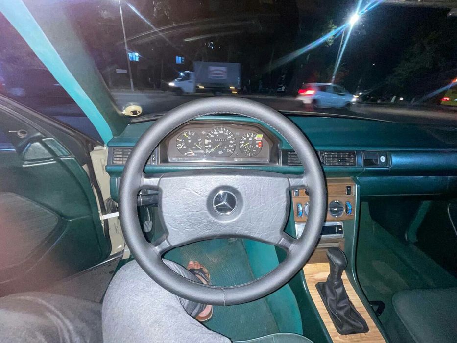 Сотилади Мерс 230  кузов 124