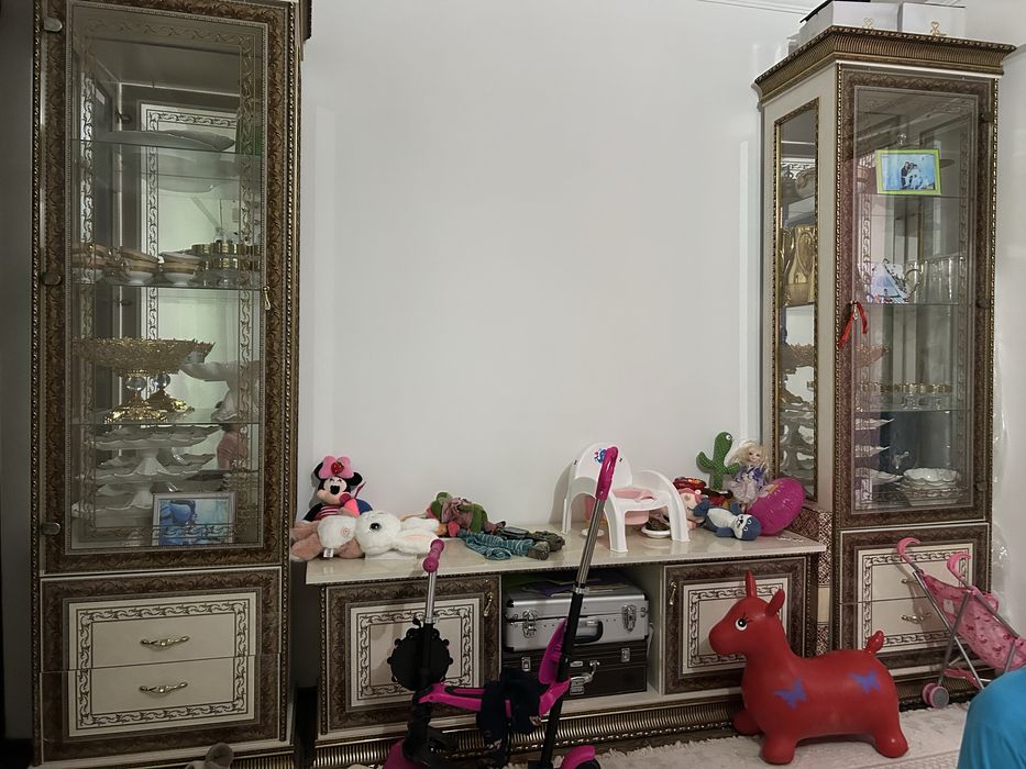 Сервант хорошем состояние