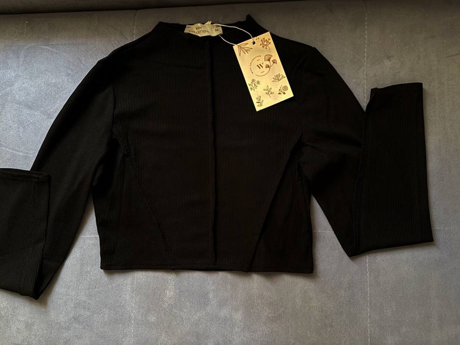 Женский топ с длинными рукавами