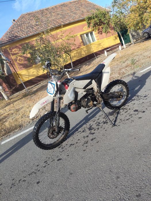 Vând cross 125cc