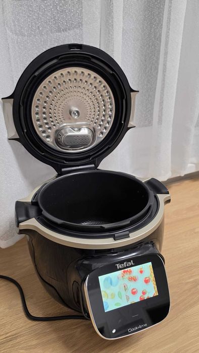 Multicooker inteligent cu gatire sub presiune Tefal Cook4me Touch CY912831, 1600W