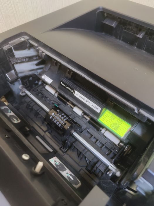 Принтер HP M401d