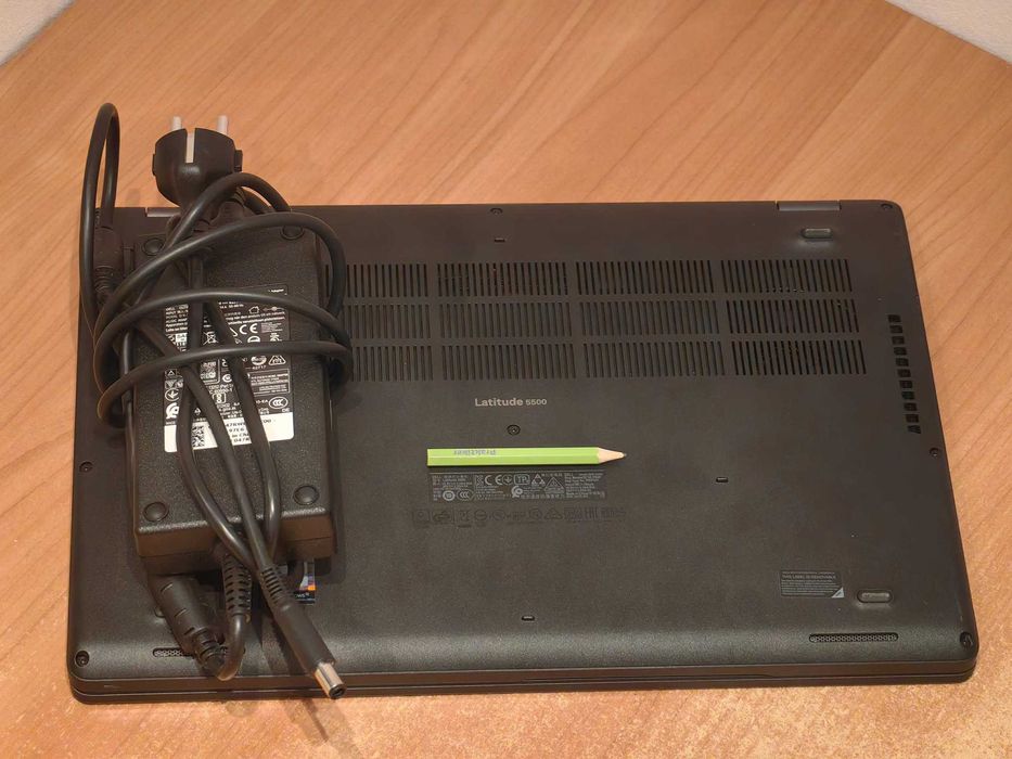 Лаптоп Dell Latitude 5500 i5-8350U 16GB DDR4 RAM 256 SSD Win10/11