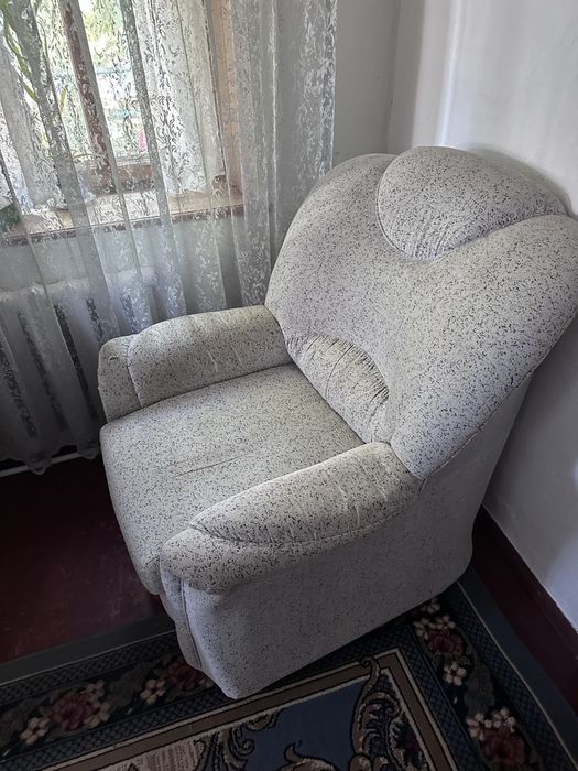 Продам диван и кресло