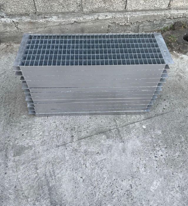 Trepte zincate galvanizate