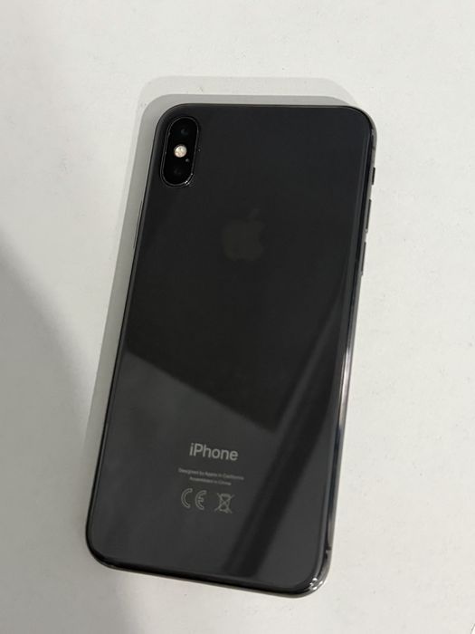 iPhone X negru, aspect 10/10, fără zgârieturi.