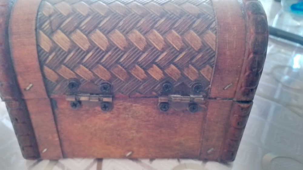 Ковчеже с метален обков