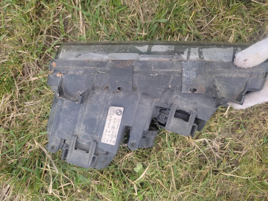 Продам фар BMW 3