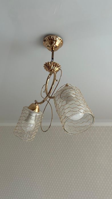 Продам люстру в хорошем состоянии