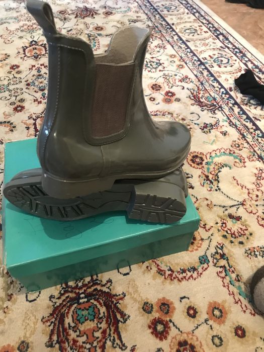 Продам резиновые сапоги