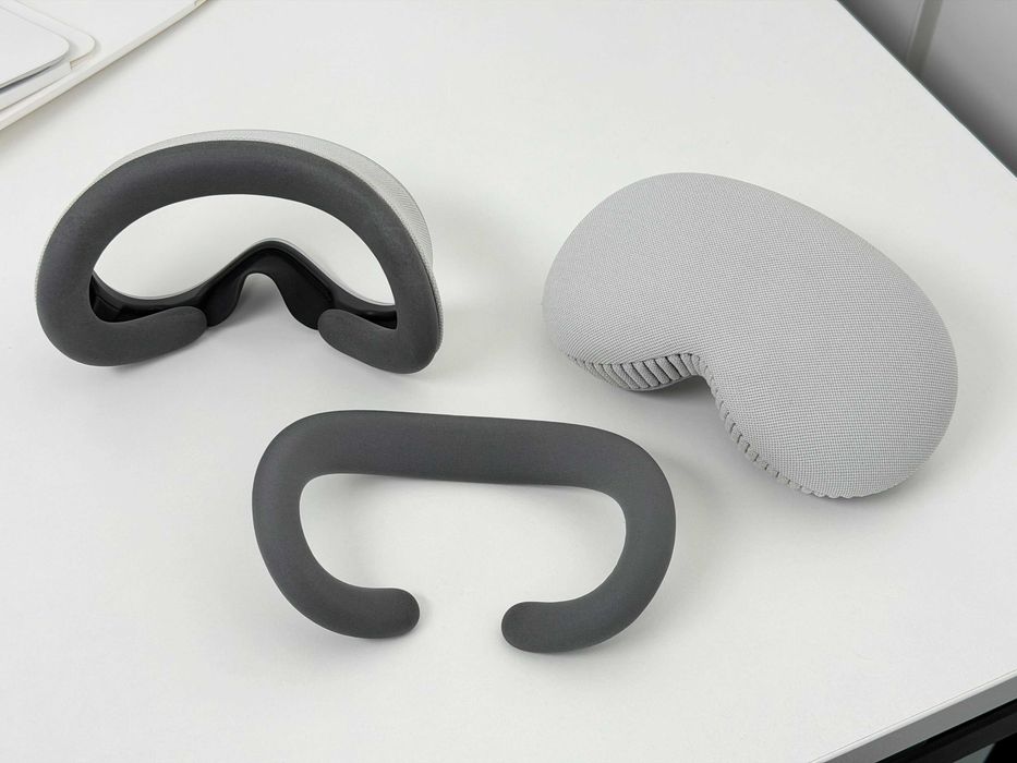 Apple Vision Pro | 256GB | Solo Knit Band M | Dual Loop Band M - като нов