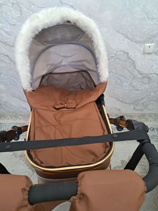 Срочно продам детскую коляску