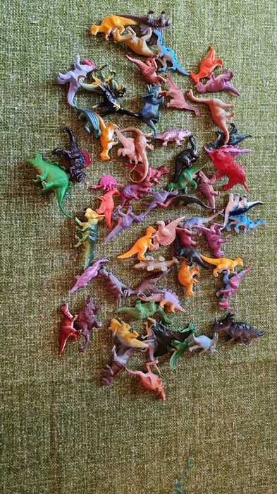 Jucarii dinozauri
