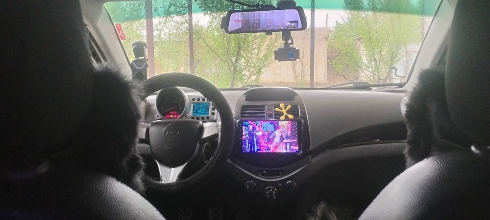 Spark mashina sotiladi