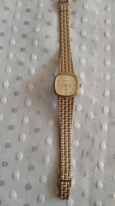 Елегантен дамски часовник Бухерер