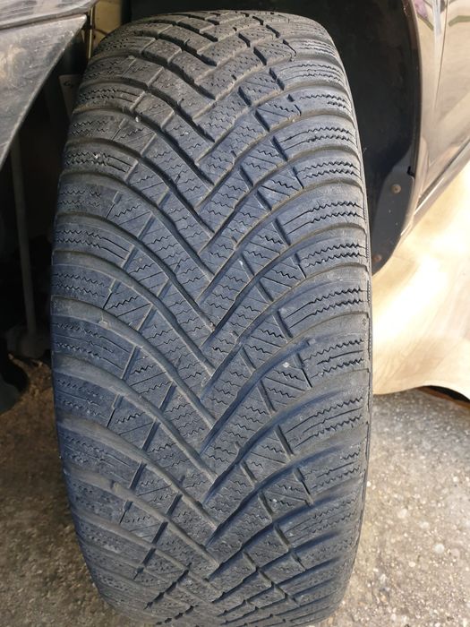 Vand roti iarna complete 225 45 17 skoda Octavia