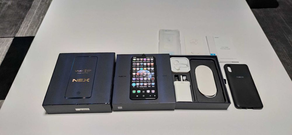 Smartphone premium Vivo Nex S,cutie,impecabil .