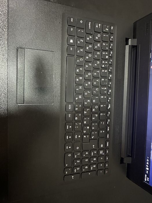 Ноутбук Lenovo в идеальном состоянии