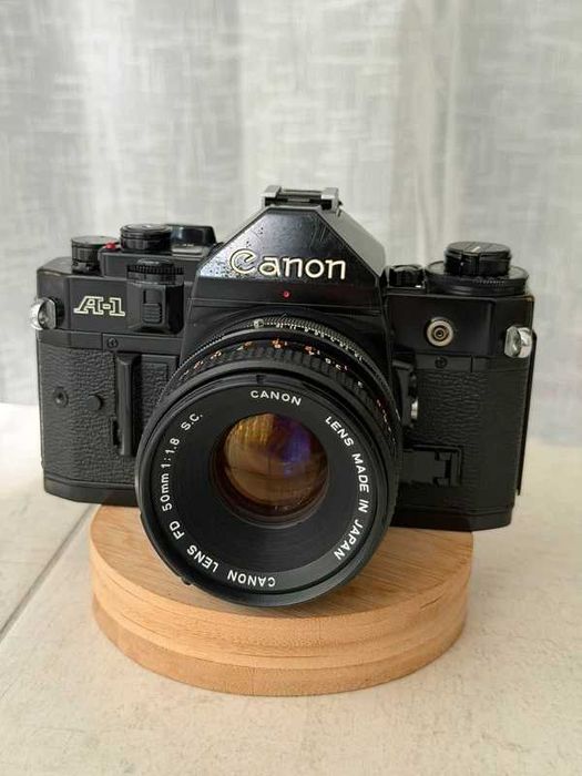 Aparat foto SLR Canon A-1 + Canon FD 50mm f/1.8 S.C.