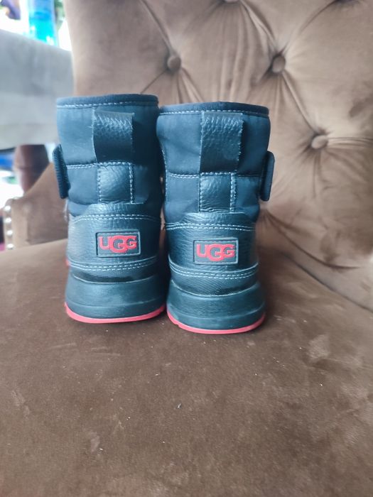 Cizme UGG băieți mărimea 30