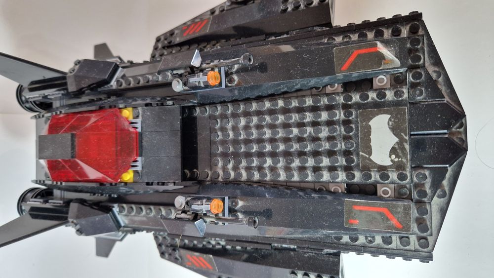 Продаю Lego super heroes коробка и инструкция имеются