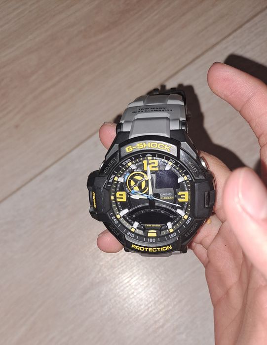 Часы: casio g-shock ga1000 (в хорошем состоянии)