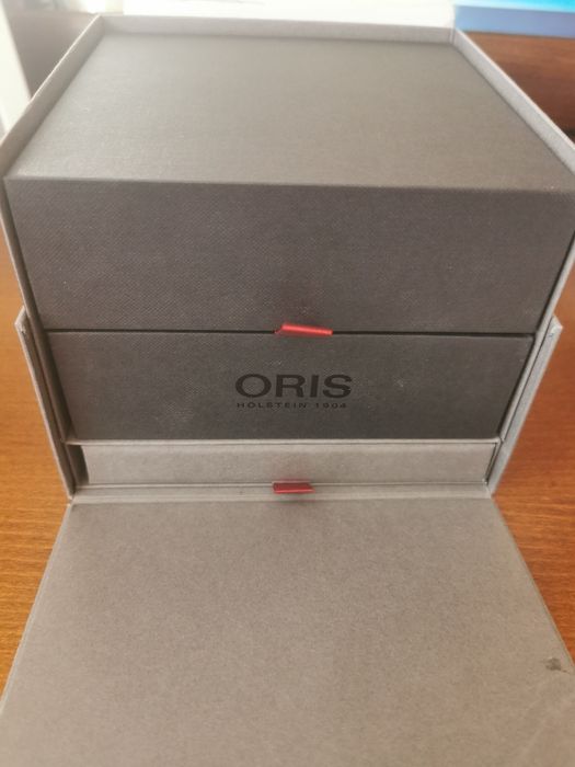 Часовник ORIS AQUIS Date