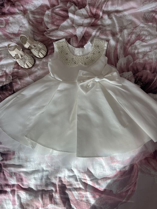 Бяла бебешка/ детска рокля