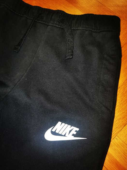Nike долнища за деца