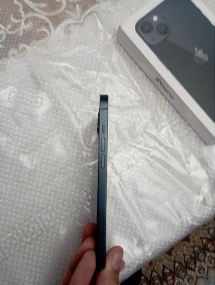Iphone 13 90% зарядка 256 память коробка документы все имеется: 420 у.е ...