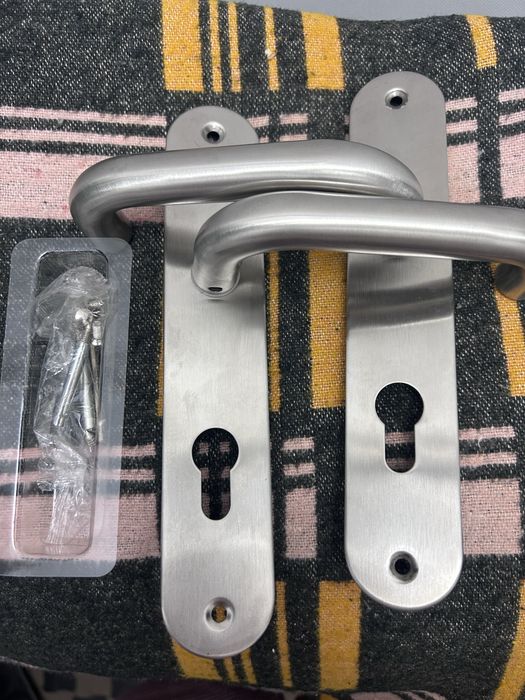 Clanță argintie exterior