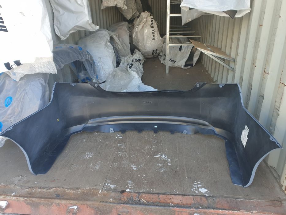 Бампер задний Camry 50 Америка LE