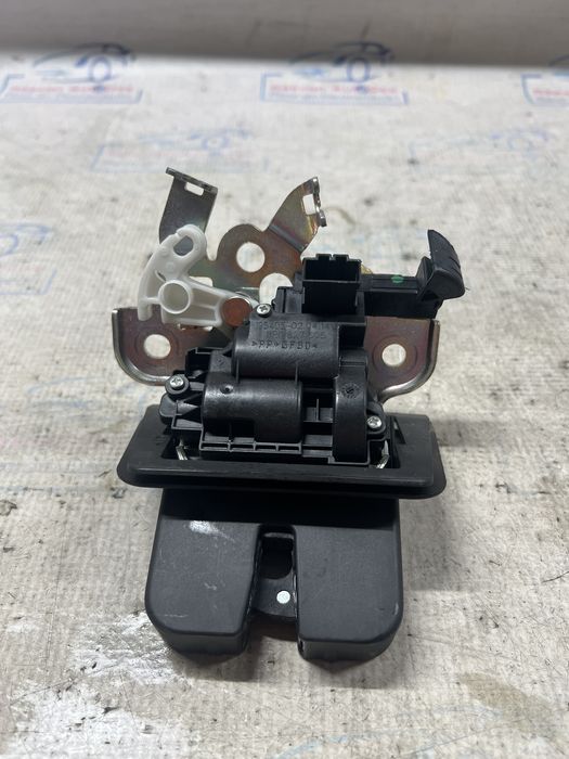 broasca hayon audi a3 8v hatchback 2015