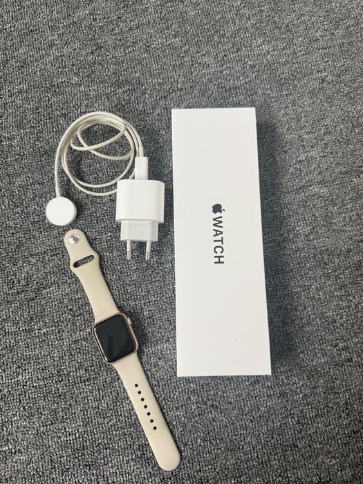 Apple Watch SE Rose Gold