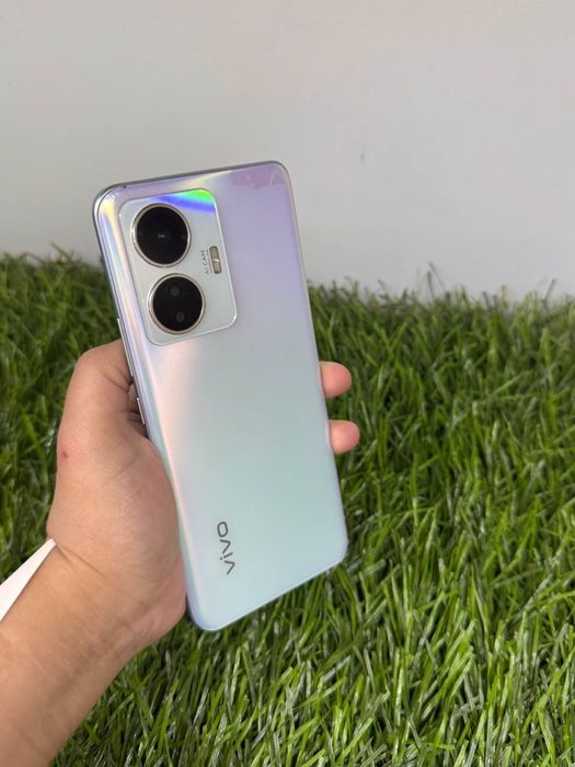 Телефон Vivo Y55