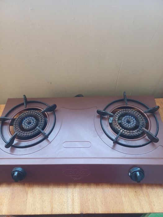 Продам газовую плиту