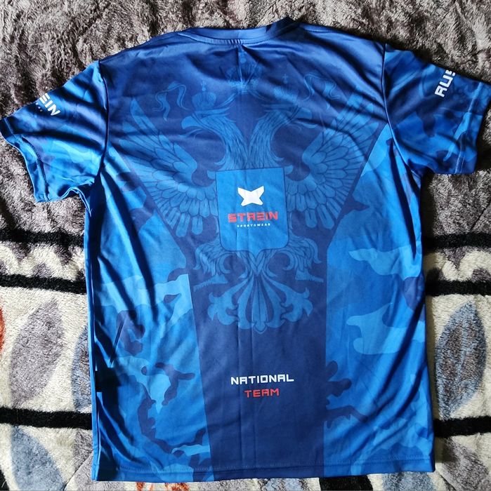 Спортивная футболка для тренировок и фитнеса в зале