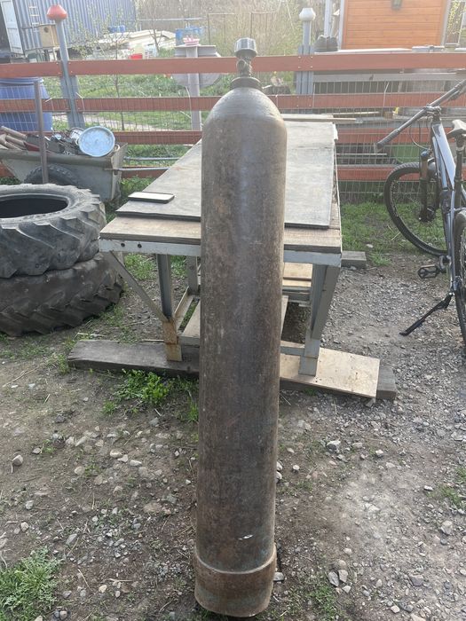 Продам кислородный баллон